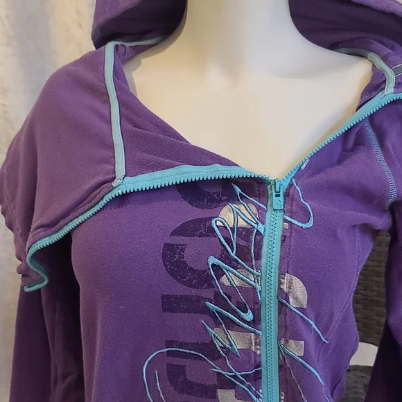 🎉 Free With Purchase 🎉 - Picture 2 of 3